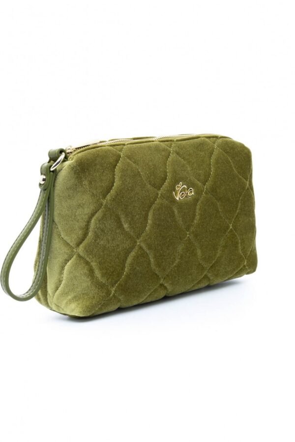 Νεσεσέρ λαδί με βελούδινη υφή.