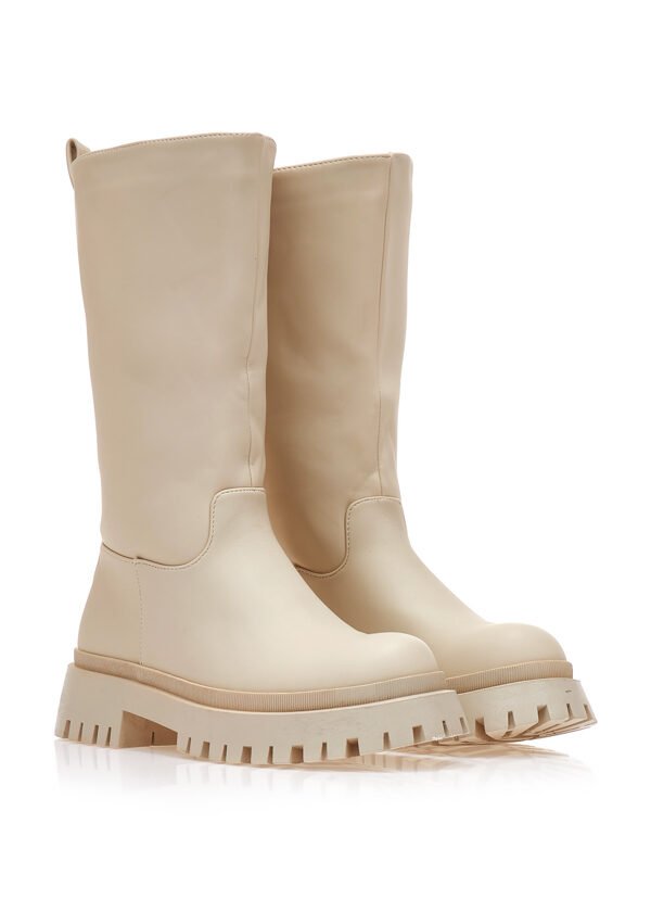 Μποτάκια μπεζ δερματίνη με τρακτερωτή σόλα