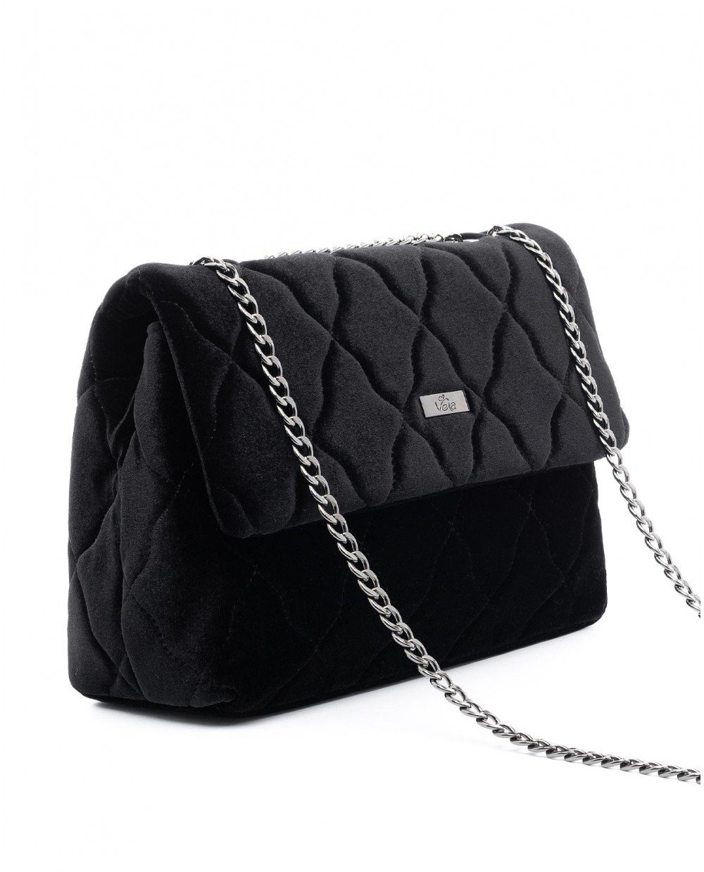 Τσάντα ώμου μαύρη καπιτονέ βελούδινη με αλυσίδα. - Image 3