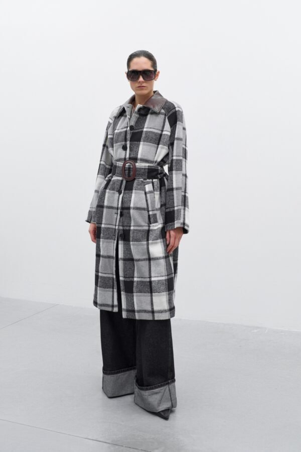 Παλτό με καρό μοτίβο και ζώνη