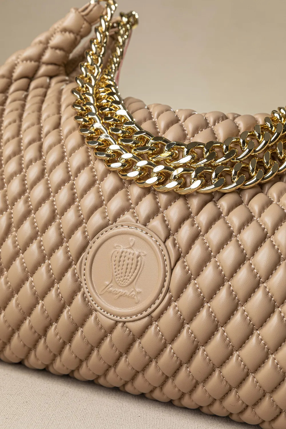 Μακρόστενη μεσαία τσάντα με διπλή αλυσίδα - Image 9