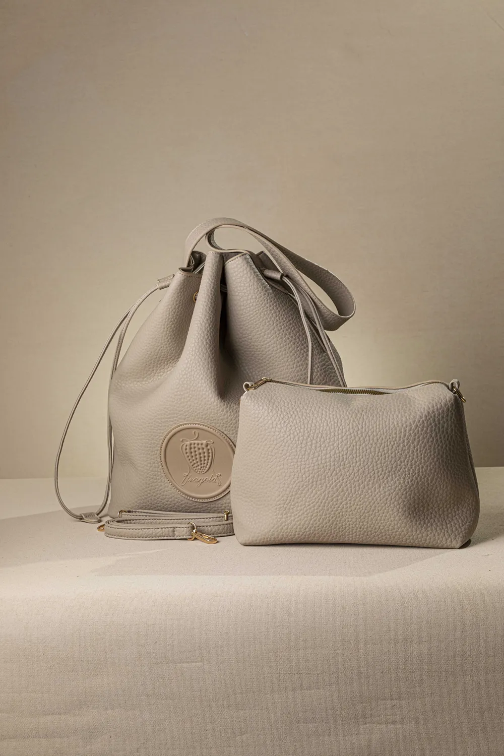 Μεγάλη τσάντα ώμου πουγκί - Image 2