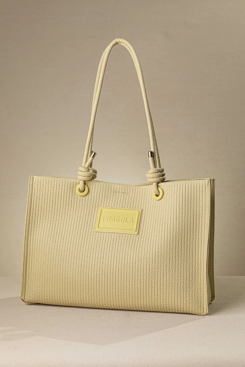 Μαλακή τετράγωνη τσάντα ώμου - Image 18