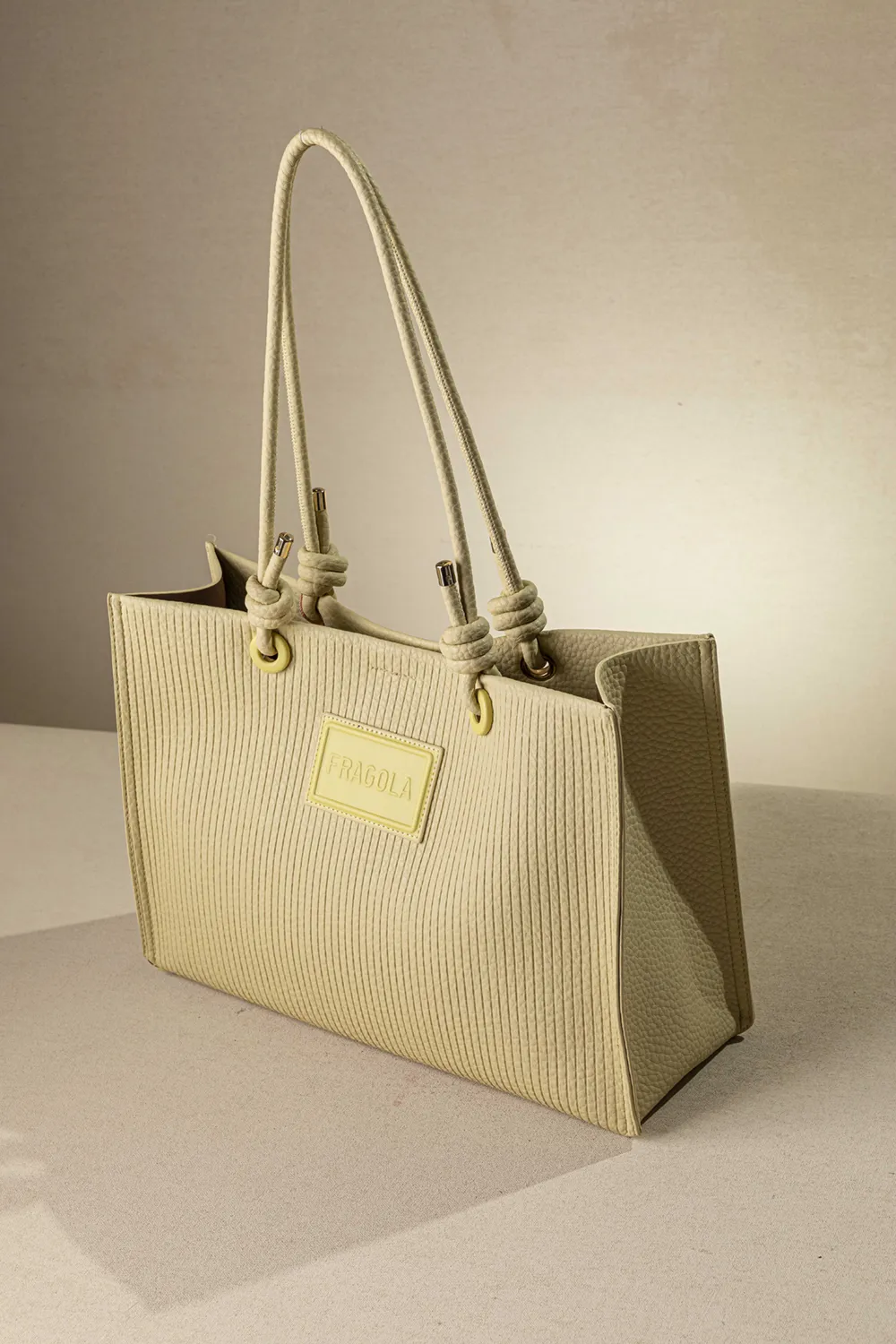 Μαλακή τετράγωνη τσάντα ώμου - Image 19