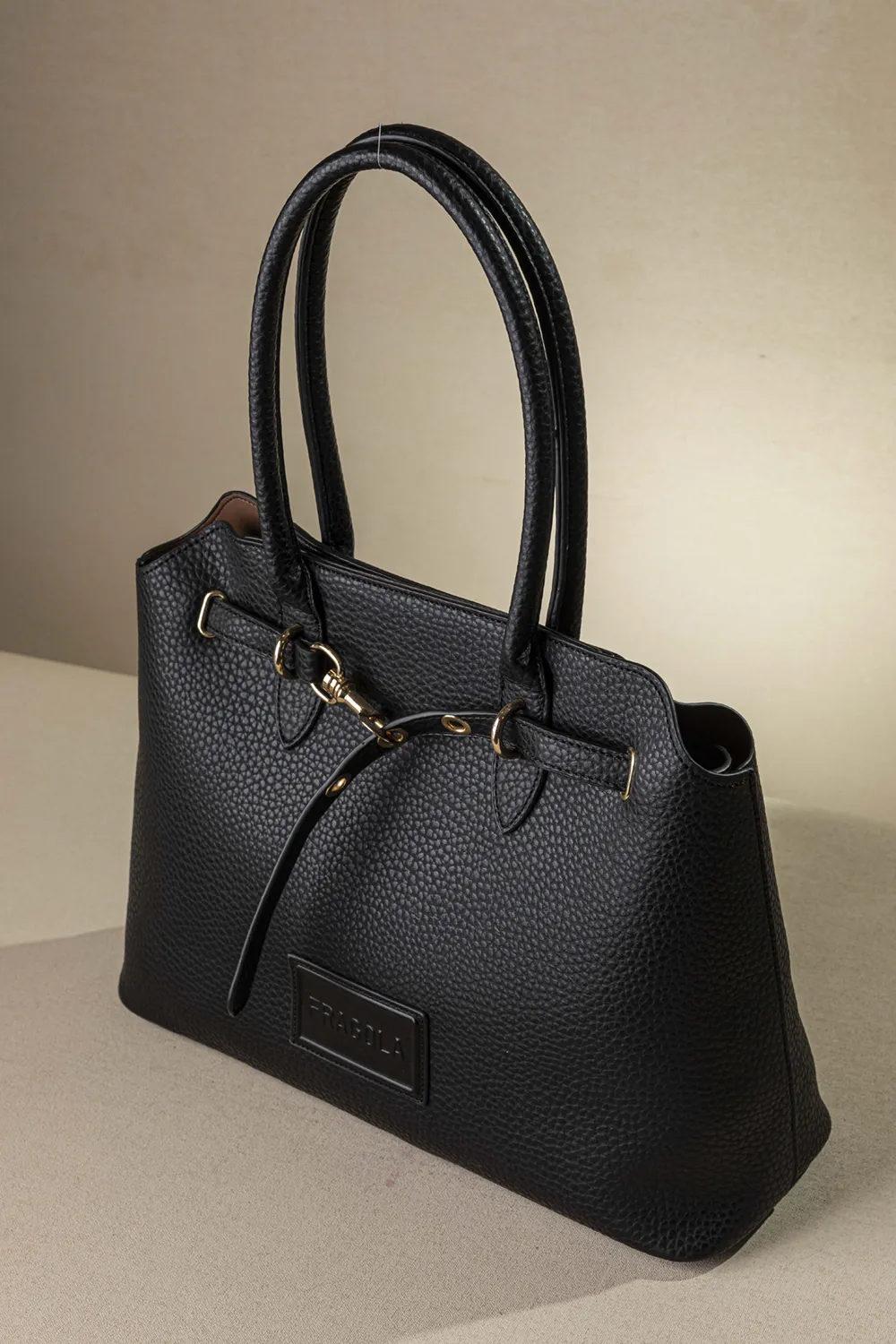 Μεγάλη τσάντα ώμου με εντυπωσιακό μεταλλικό κούμπωμα - Image 7