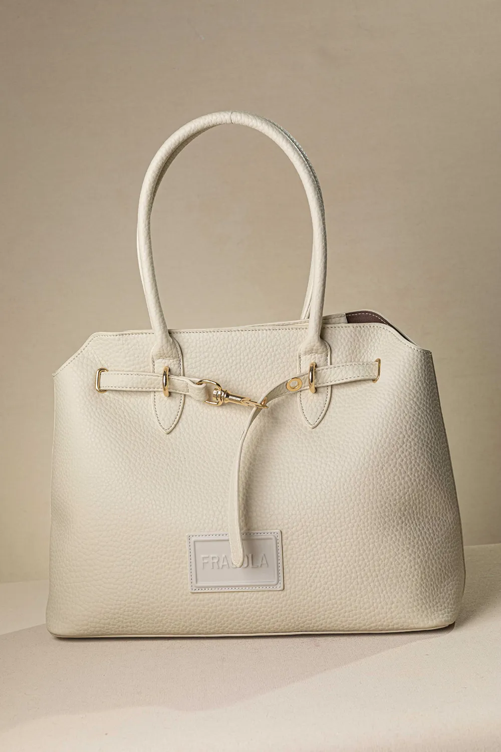 Μεγάλη τσάντα ώμου με εντυπωσιακό μεταλλικό κούμπωμα - Image 12