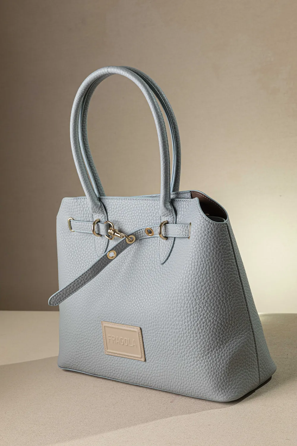 Μεγάλη τσάντα ώμου με εντυπωσιακό μεταλλικό κούμπωμα - Image 16